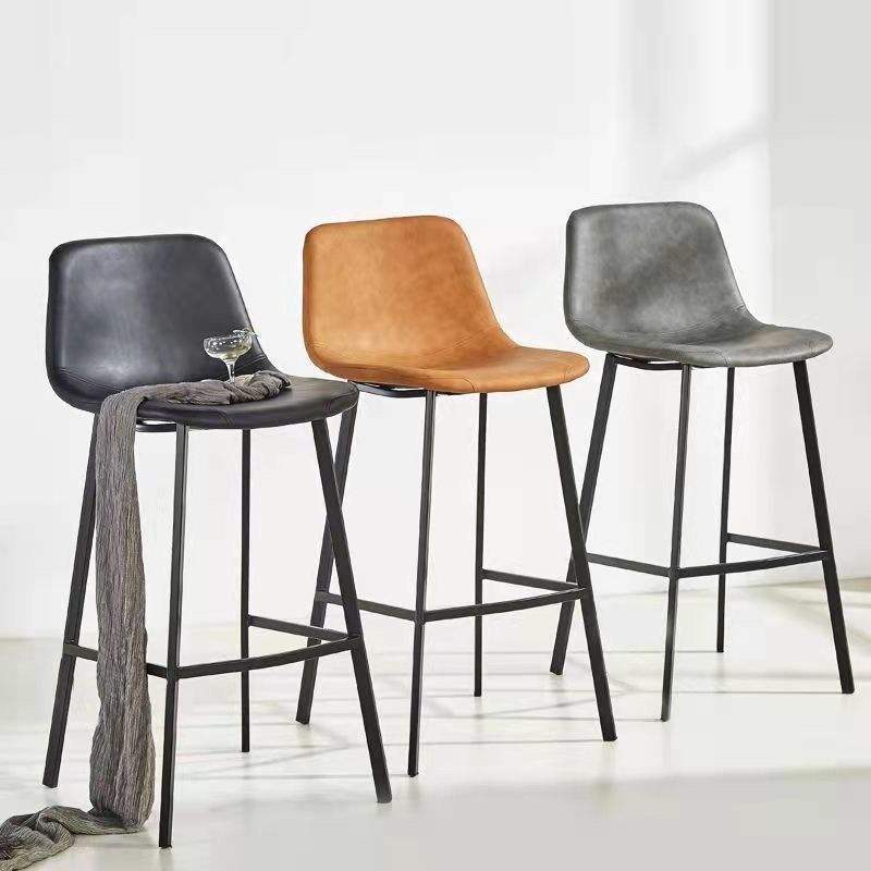 2022 nouvelles chaises de bar hautes de siège en cuir d'unité centrale de luxe moderne marron, chaises de bar grises de hauteur en métal tabouret de bar taburete