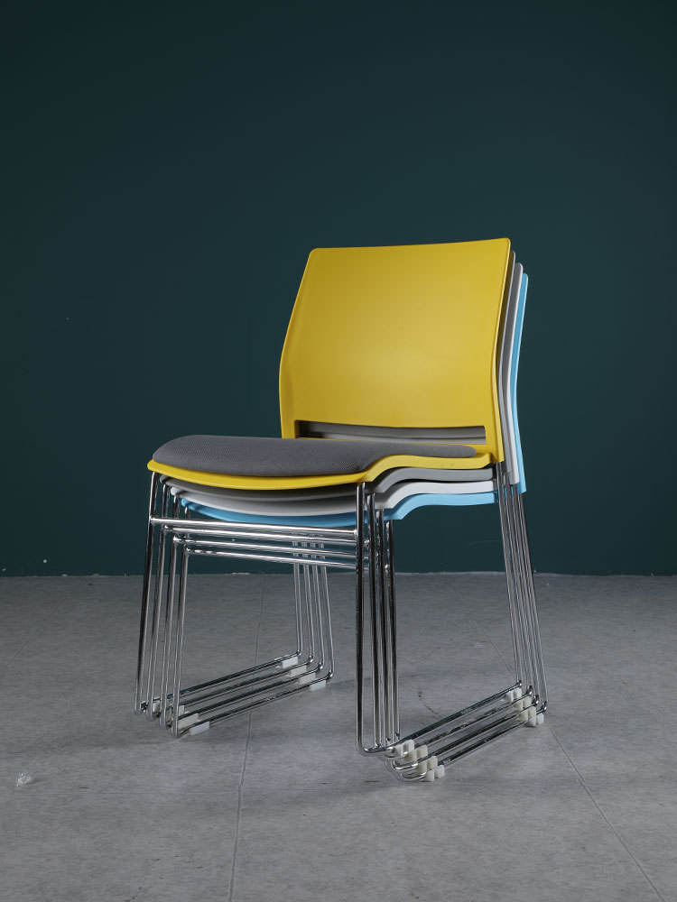 Chaise de formation empilable avec siège en plastique, cadre en acier, avec accoudoir, chaise de réunion moderne, pour bureau et salle d'étude, vente en gros